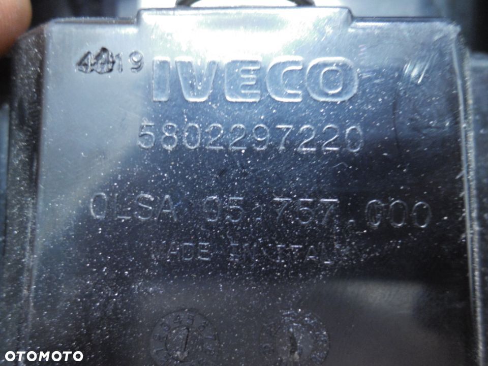 LAMPA OBRYSOWA OBRYSÓWKA LED LEWA IVECO DAILY 19+ - 2