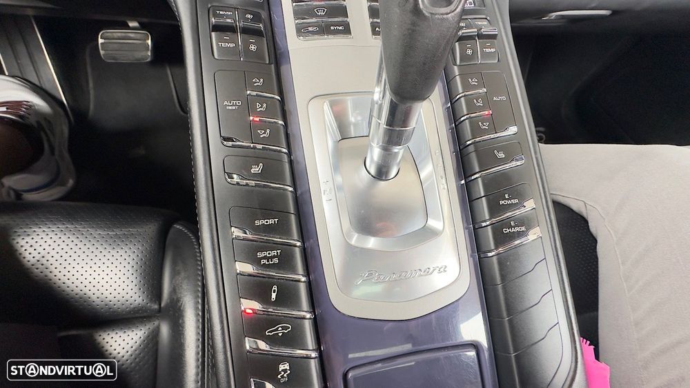 Porsche Panamera - 24