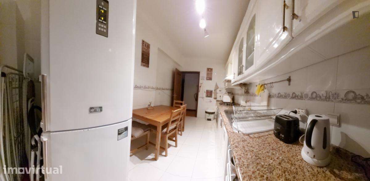 Quarto - localizado em Santos Lisbon - Grande imagem: 5/16