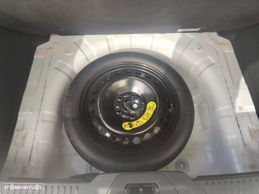 Ford Focus 1.0 EcoBoost MHEV ST-Line X - 21