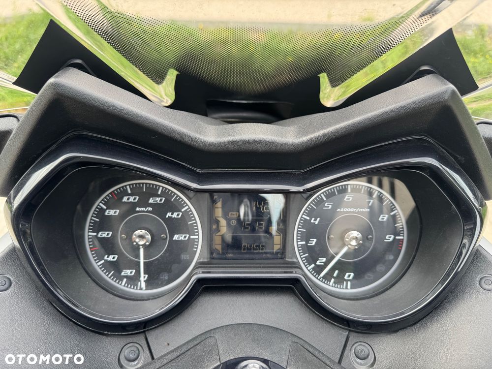 Yamaha X-max - 11