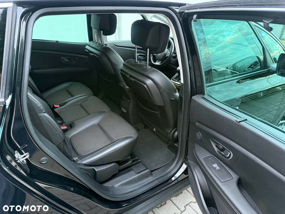 Renault Grand Scenic - 11