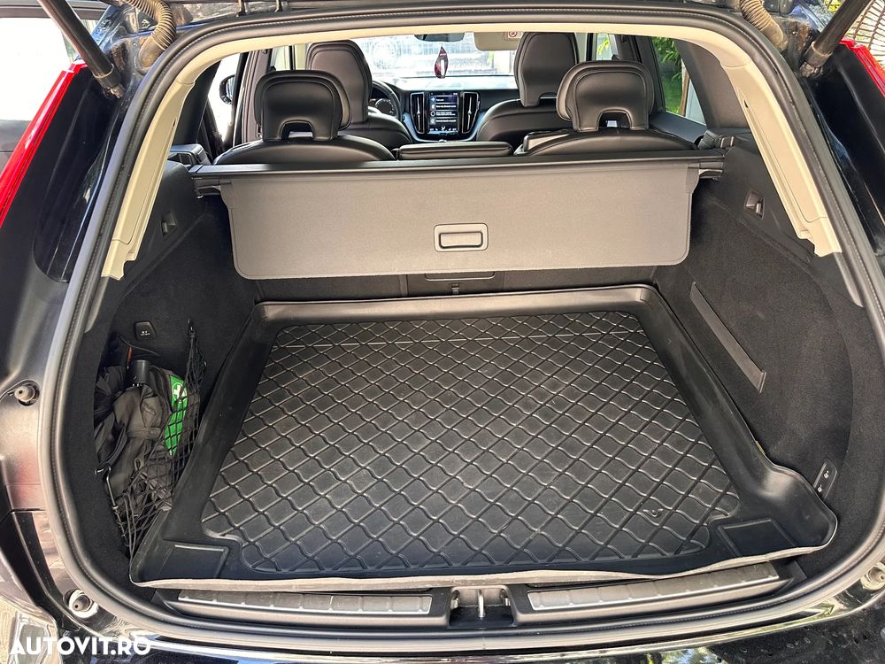 VOLVO XC60 2019 — imagine 12