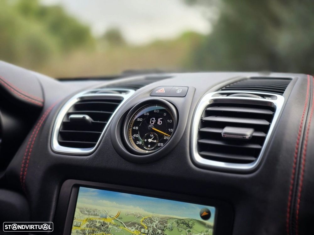 Porsche Cayman GT4 - 57