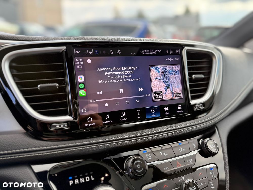 Chrysler Pacifica - 25