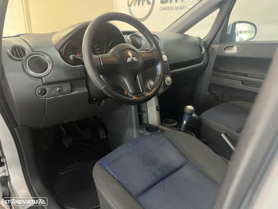 Mitsubishi Colt 1.1 Base - 11