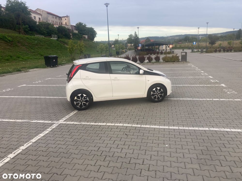 Toyota Aygo x-play Edition S+ - 3