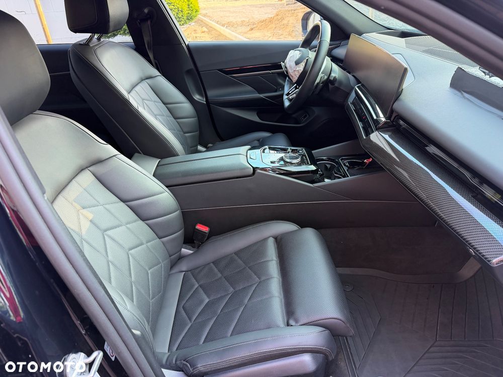 BMW Seria 5 520d xDrive mHEV M Sport - 5