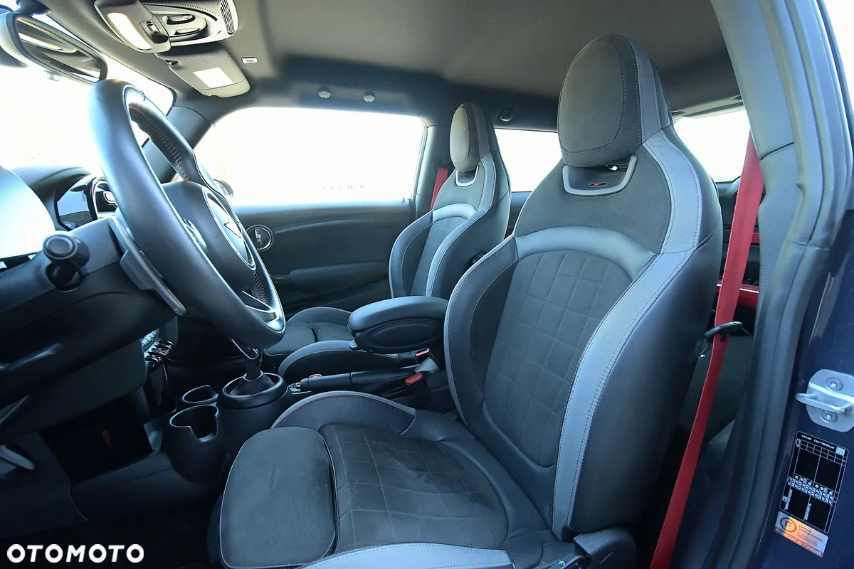 MINI John Cooper Works ALL4 sport - 25