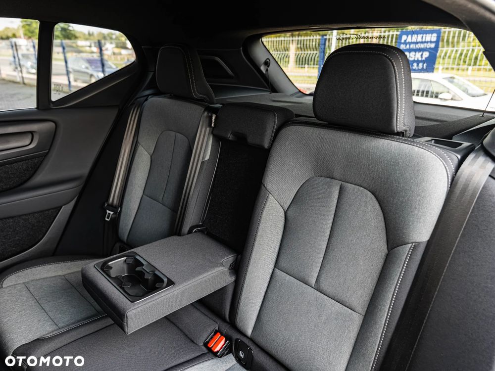 Volvo XC 40 B4 B AWD DKG Plus Dark - 27
