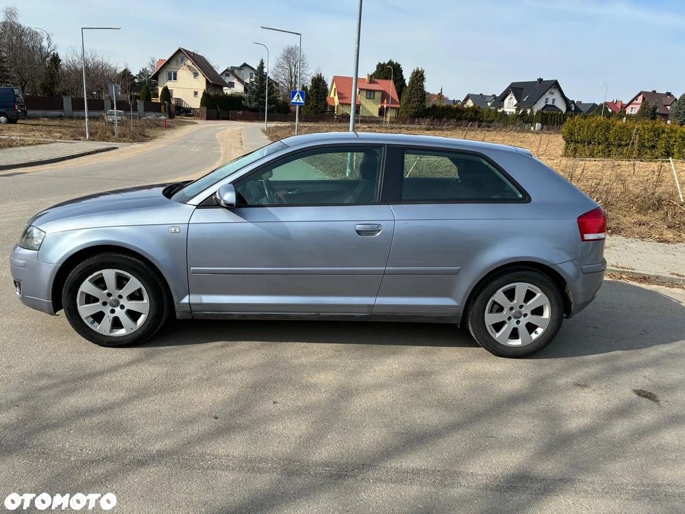 Audi A3 3-drzwiowe 2.0 FSI Ambition - 12