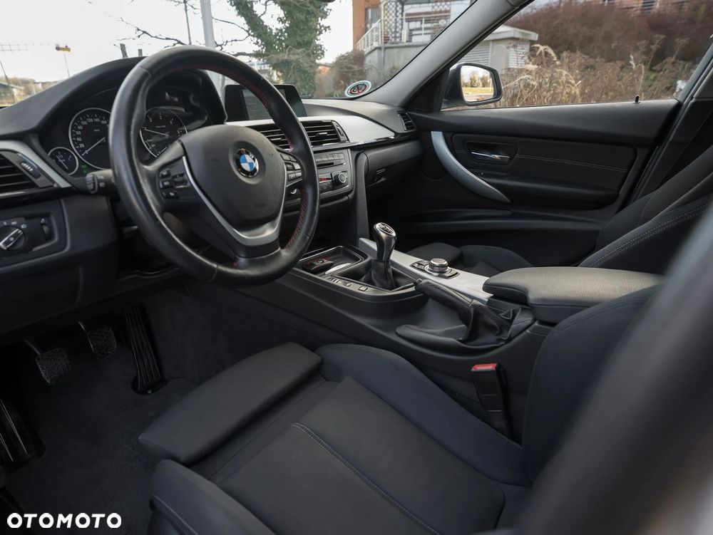 BMW Seria 3 318d Sport Line - 27