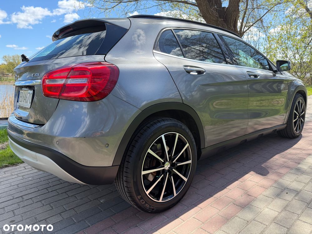 Mercedes-Benz GLA 180 CDI 7G-DCT Edition 1 - 3
