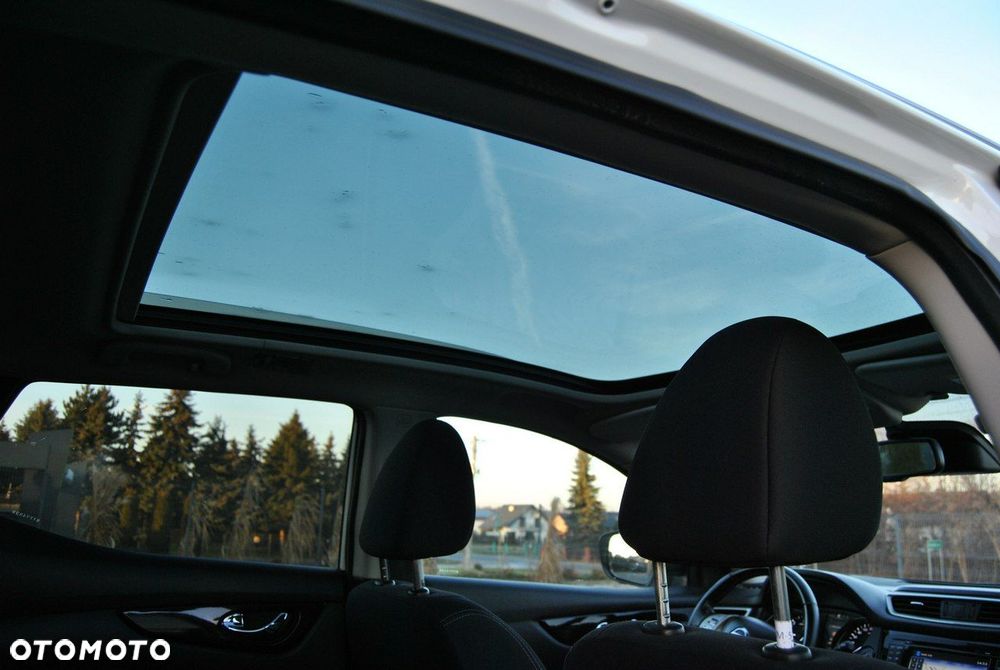 Nissan Qashqai 1.5 dCi TEKNA - 9