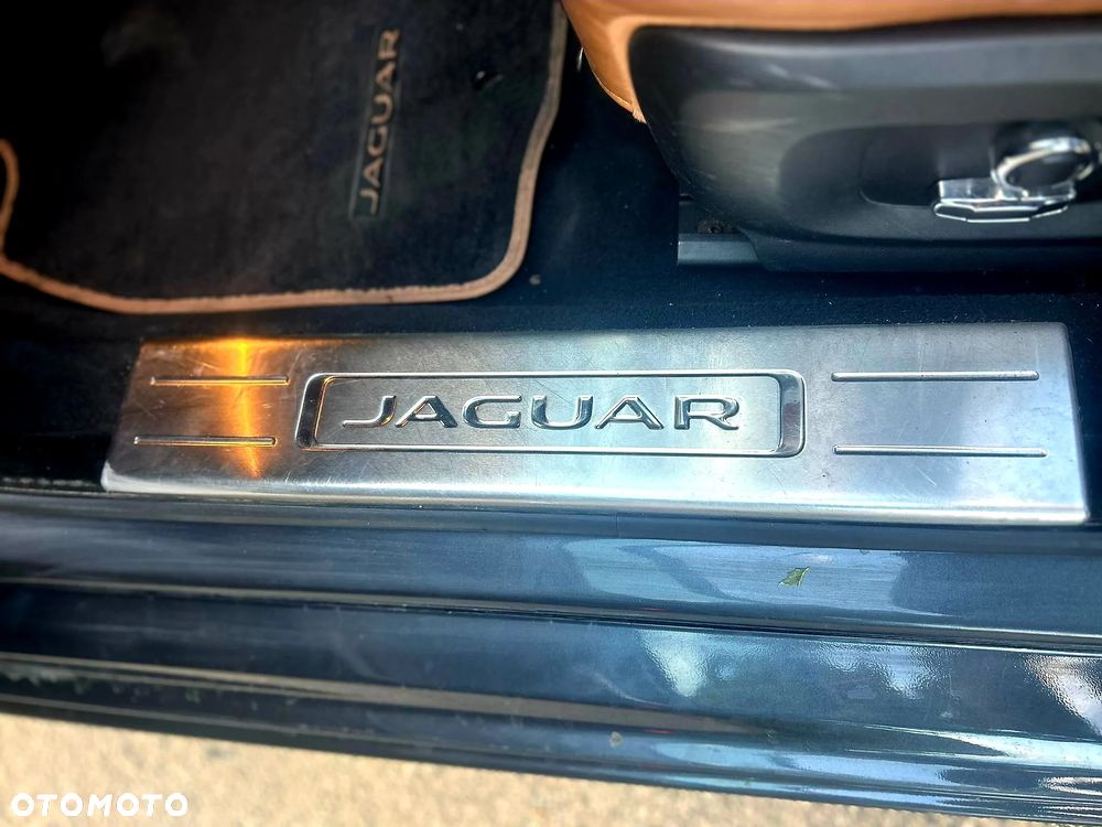 Jaguar XJ 3.0 D V6 Premium Luxury - 23