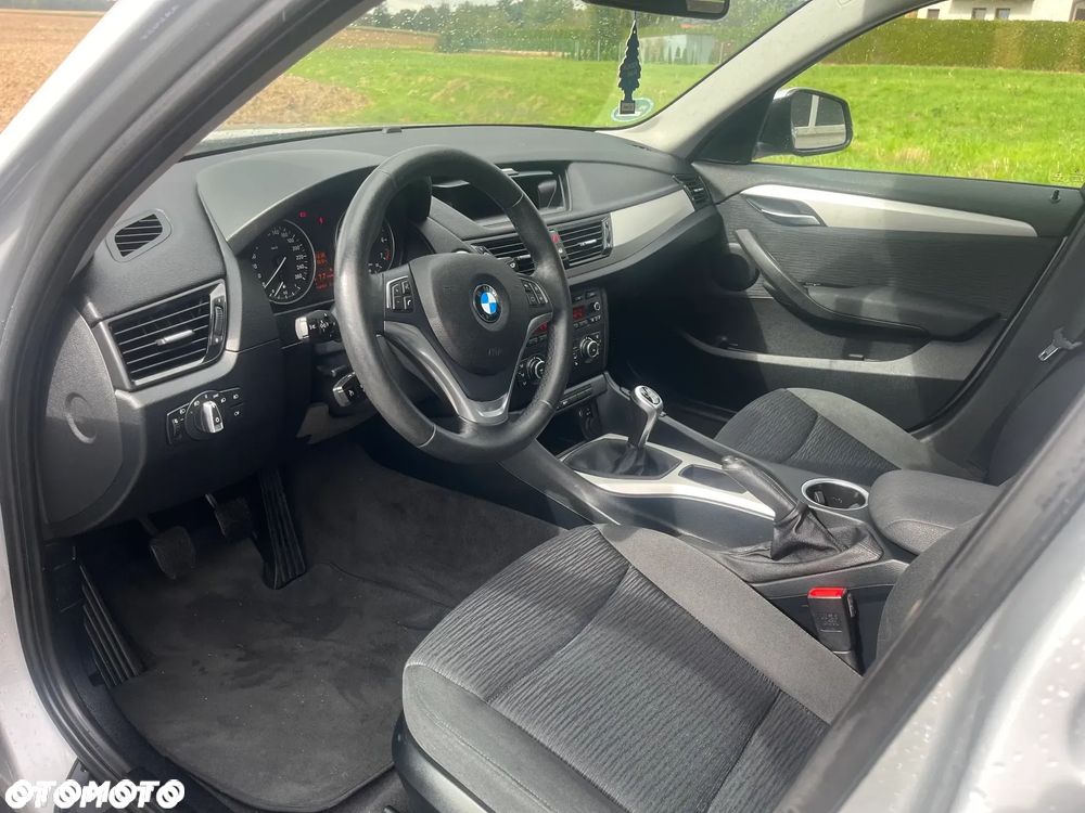 BMW X1 sDrive18i xLine - 11