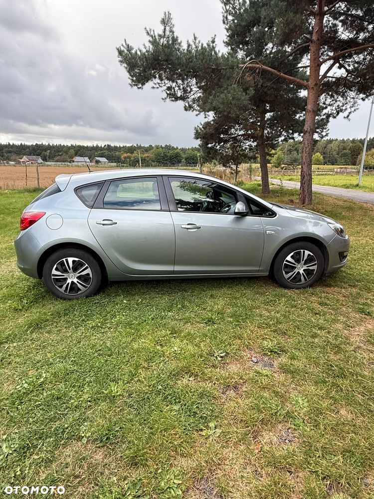 Opel Astra 2015 photo 4