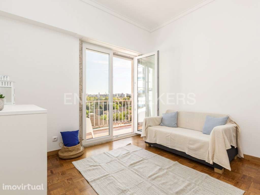 Excelente apartamento T3 em Benfica para arrendamento - Grande imagem: 2/34