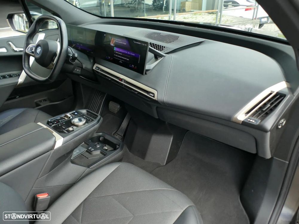 BMW iX xDrive 40 Pack Desportivo - 27