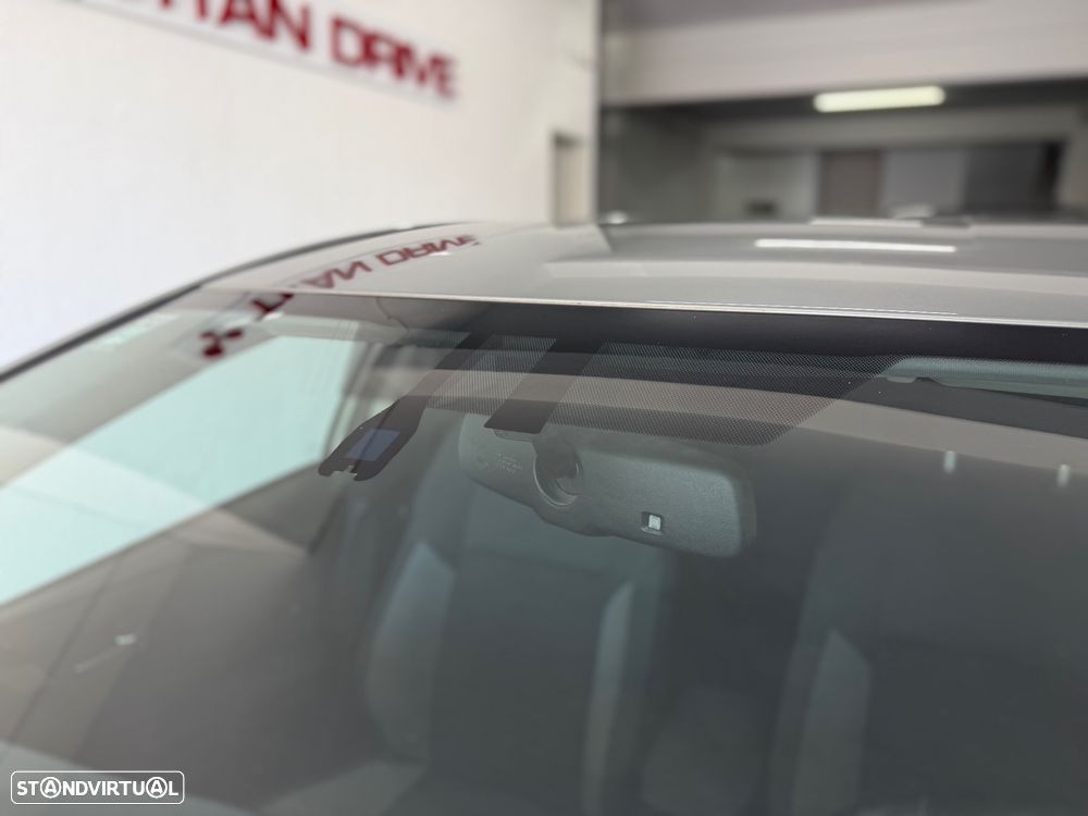 Toyota Auris 1.8 HSD Comfort +P.Sport+Navi - 9