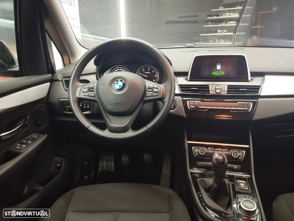 BMW 216 Gran Tourer d - 14