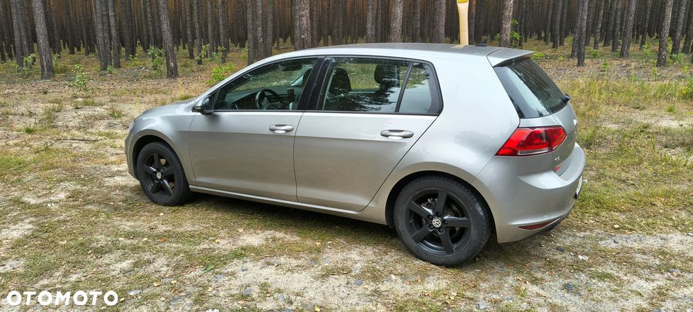 Volkswagen Golf - 5