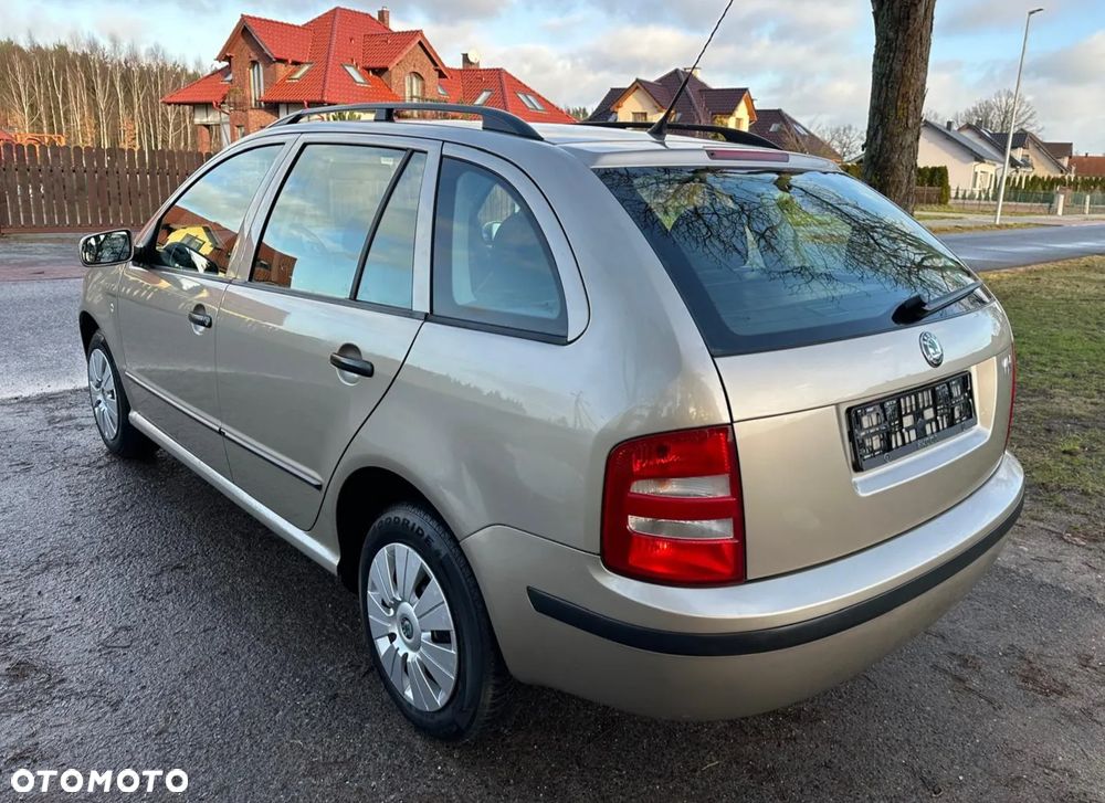 Skoda Fabia 1.4 16V Extreme - 6