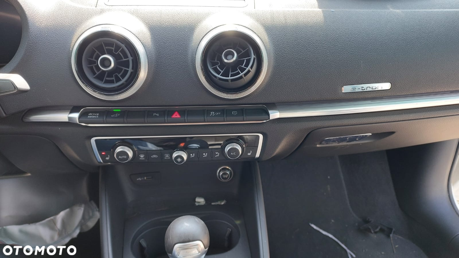 Audi A3 40 e-tron Sportback S tronic design - 23