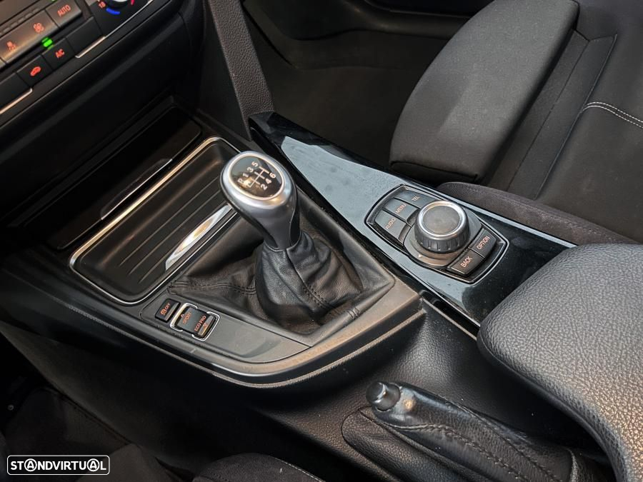 BMW 318 d Touring Line Sport - 11