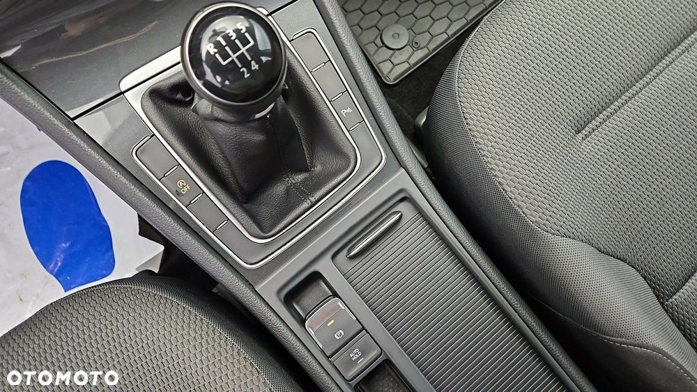 Volkswagen Golf - 18