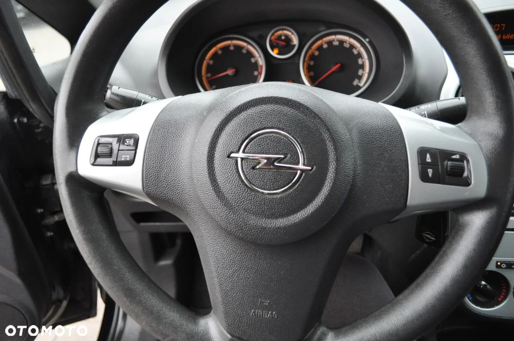 Opel Corsa 1.2 16V Cosmo - 15