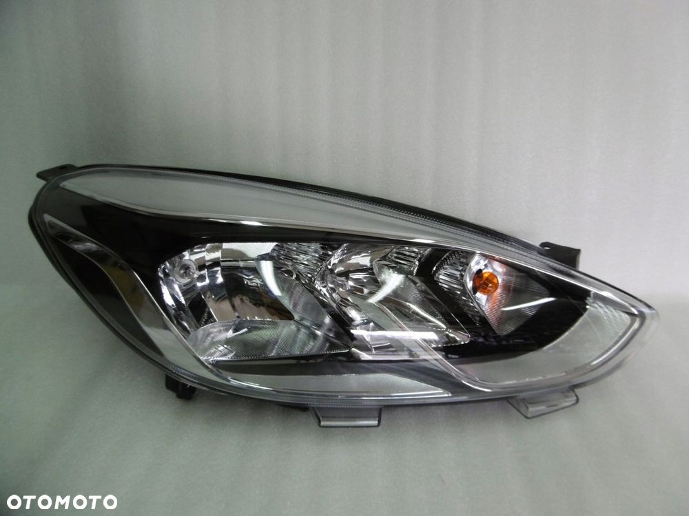 FORD FIESTA MK8 - lampa prawa - 1