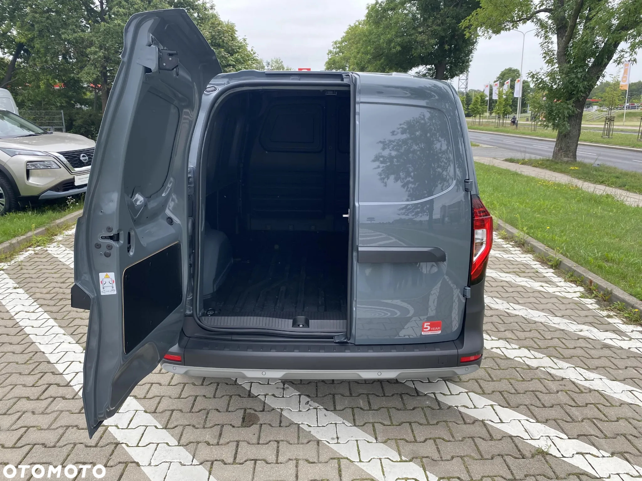 Nissan TOWNSTAR - 23