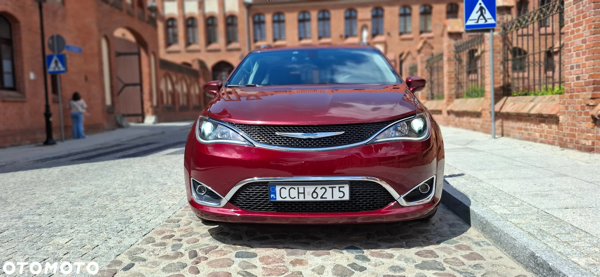 Chrysler Pacifica - 2