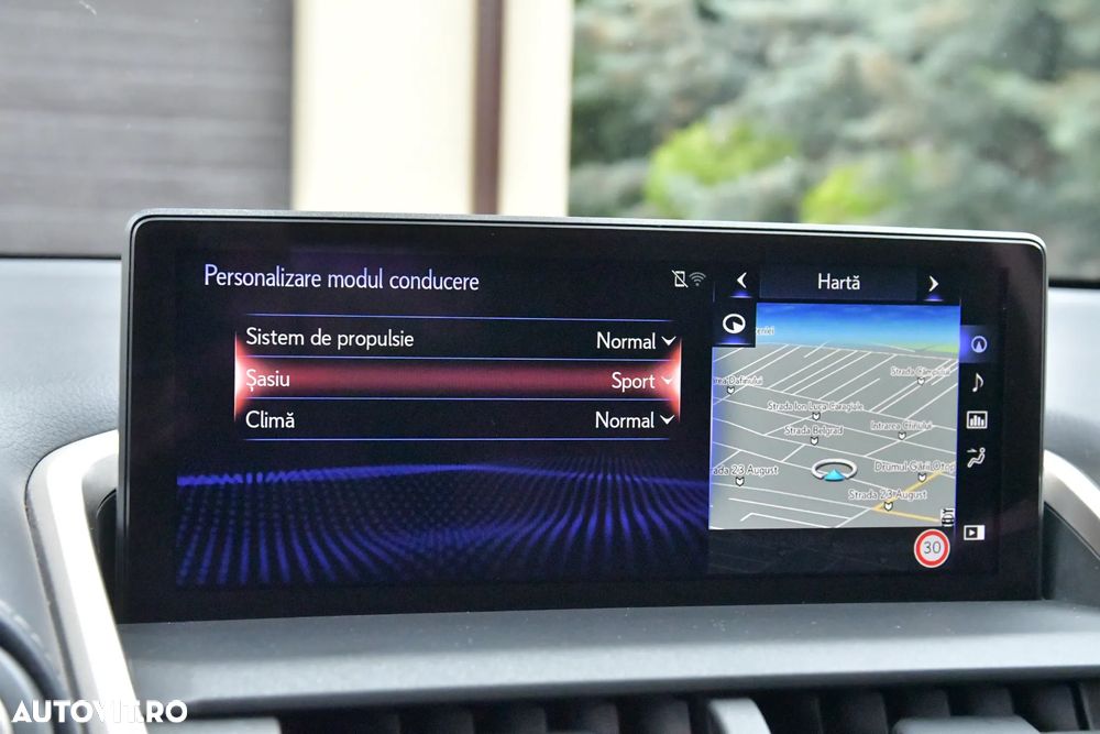 Lexus Seria NX 300h AWD Luxury - 35