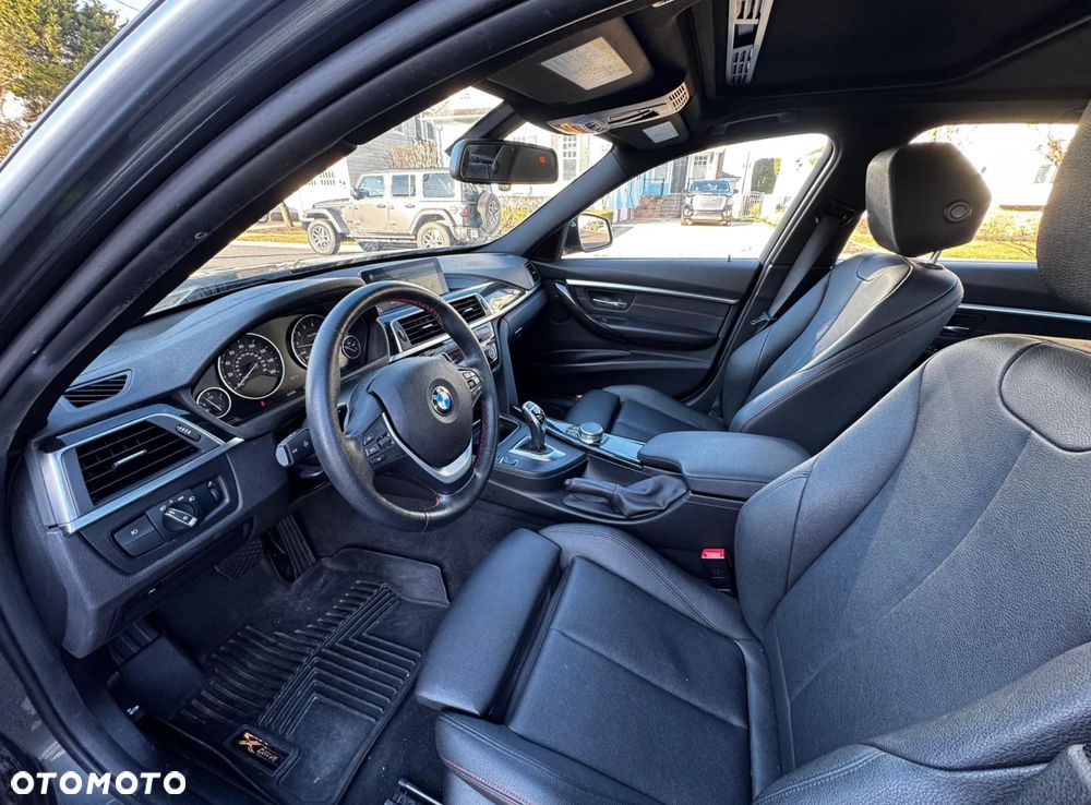 BMW Seria 3 330i xDrive Edition Luxury Line Purity - 21