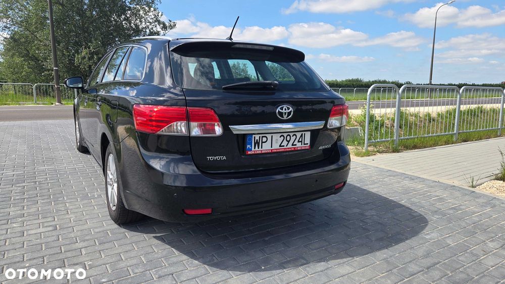 Toyota Avensis - 5
