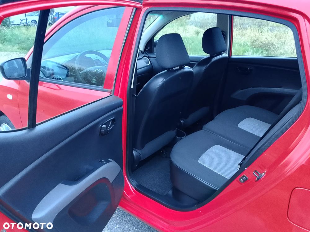 Hyundai i10 1.1 FIFA WM Edition - 23
