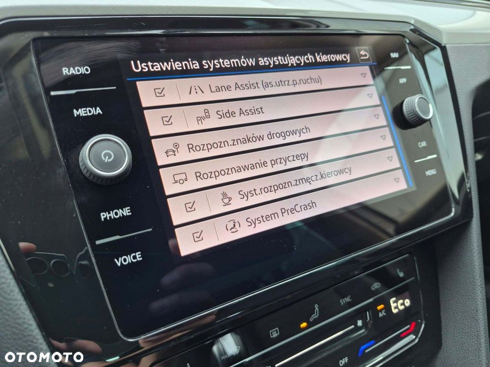 Volkswagen Passat - 19