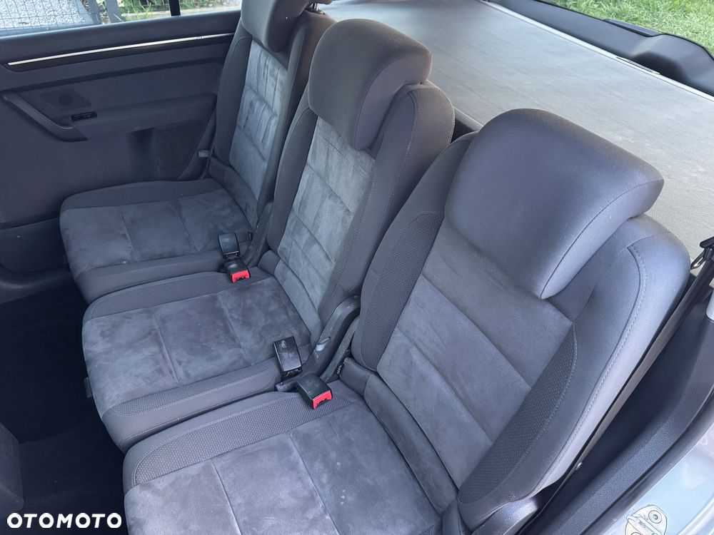 Volkswagen Touran 2.0 TDI DPF Highline DSG - 10