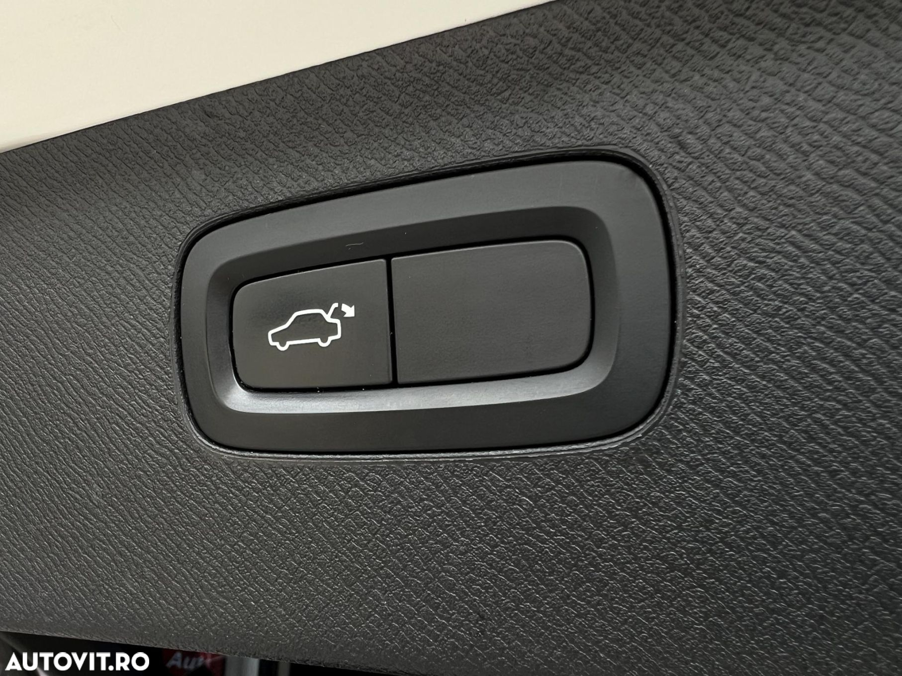 Volvo XC 90 - 9