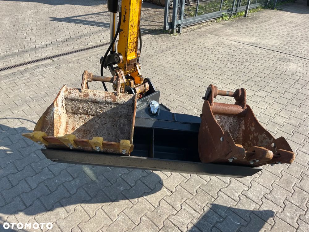 JCB 8025 ZTS - 16