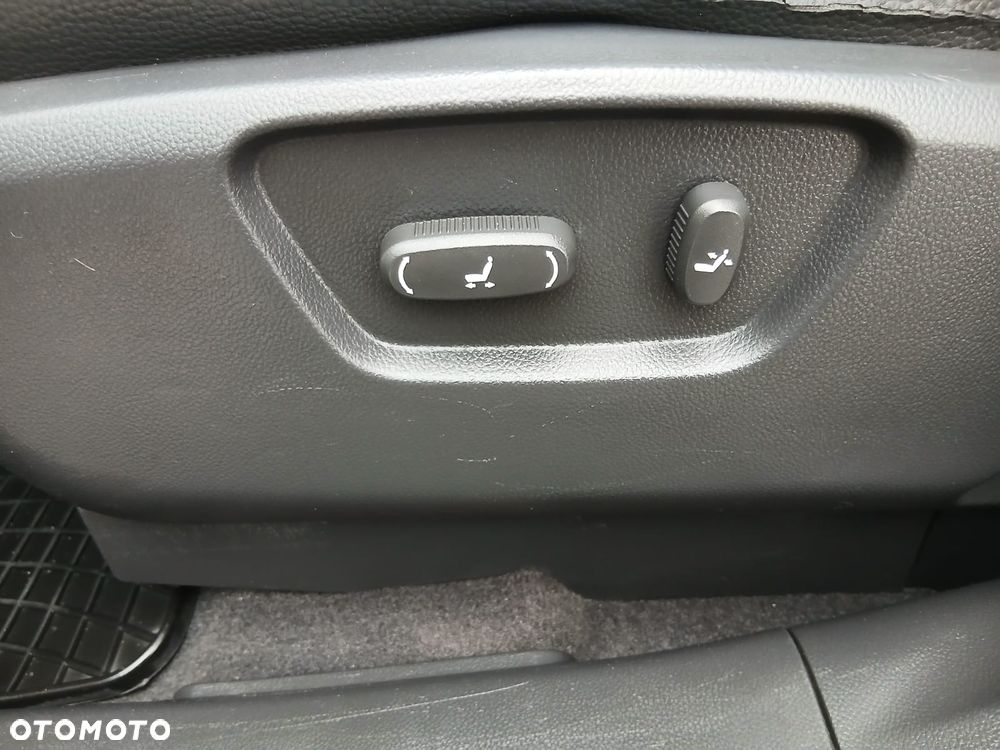 Chevrolet Captiva 2.0 d LT high - 22