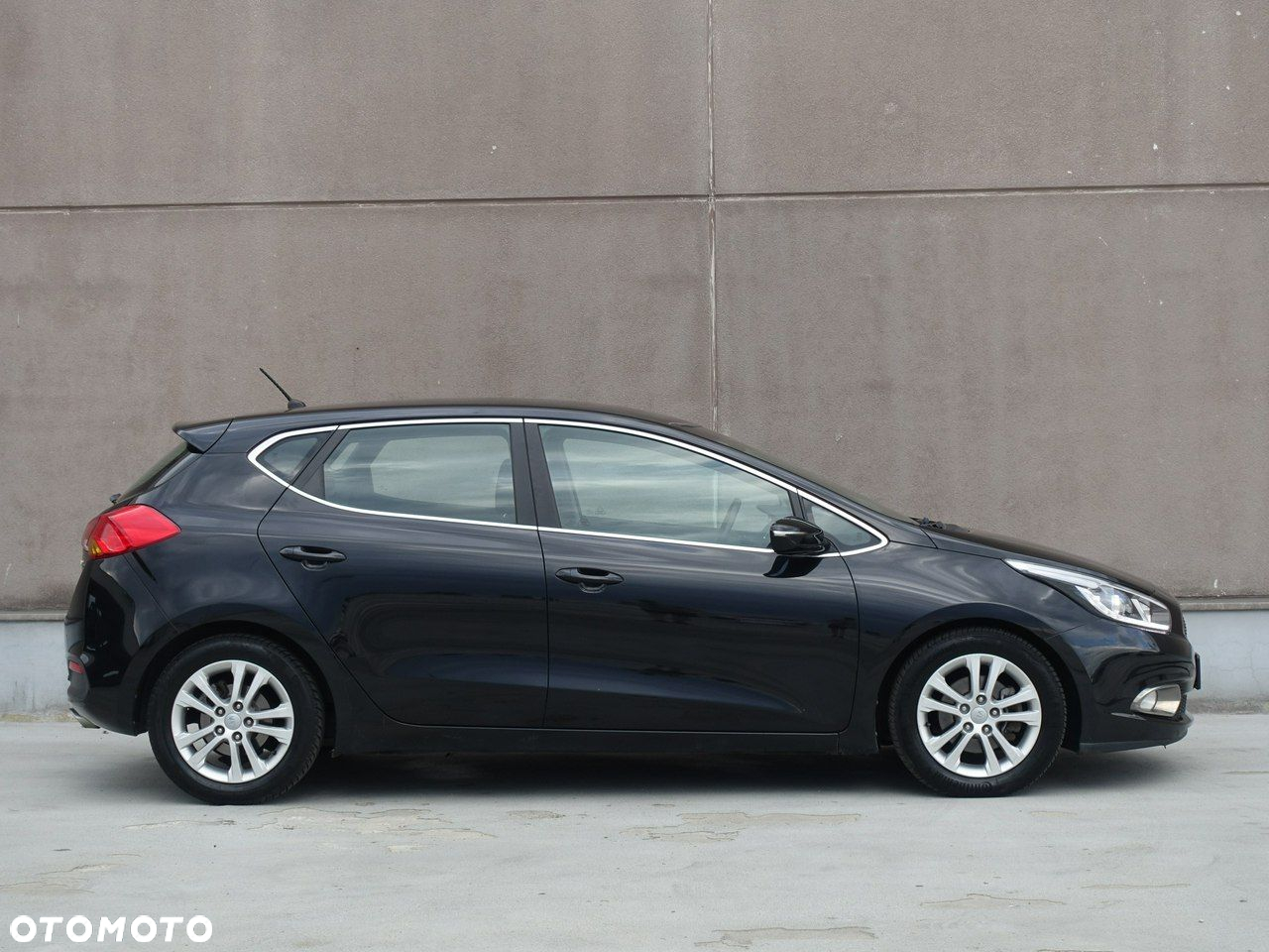 Kia Ceed 1.6 CRDi 128 Spirit - 3
