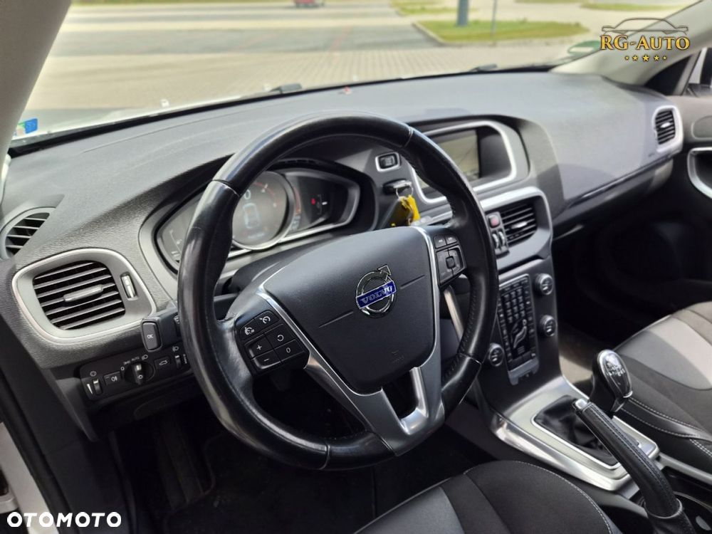 Volvo V40 - 30