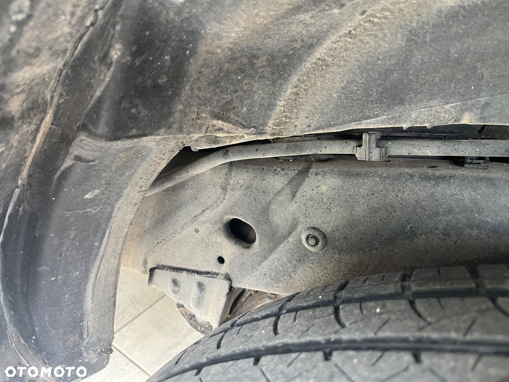 Nissan Pathfinder 4.0 V6 Premium - 13