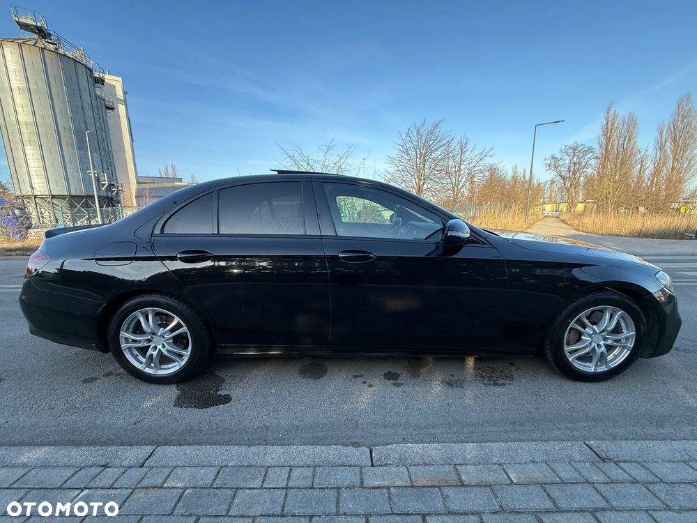 Mercedes-Benz Klasa E 220 d 4-Matic 9G-TRONIC - 4
