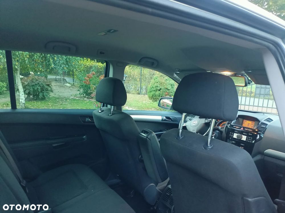 Opel Zafira - 10