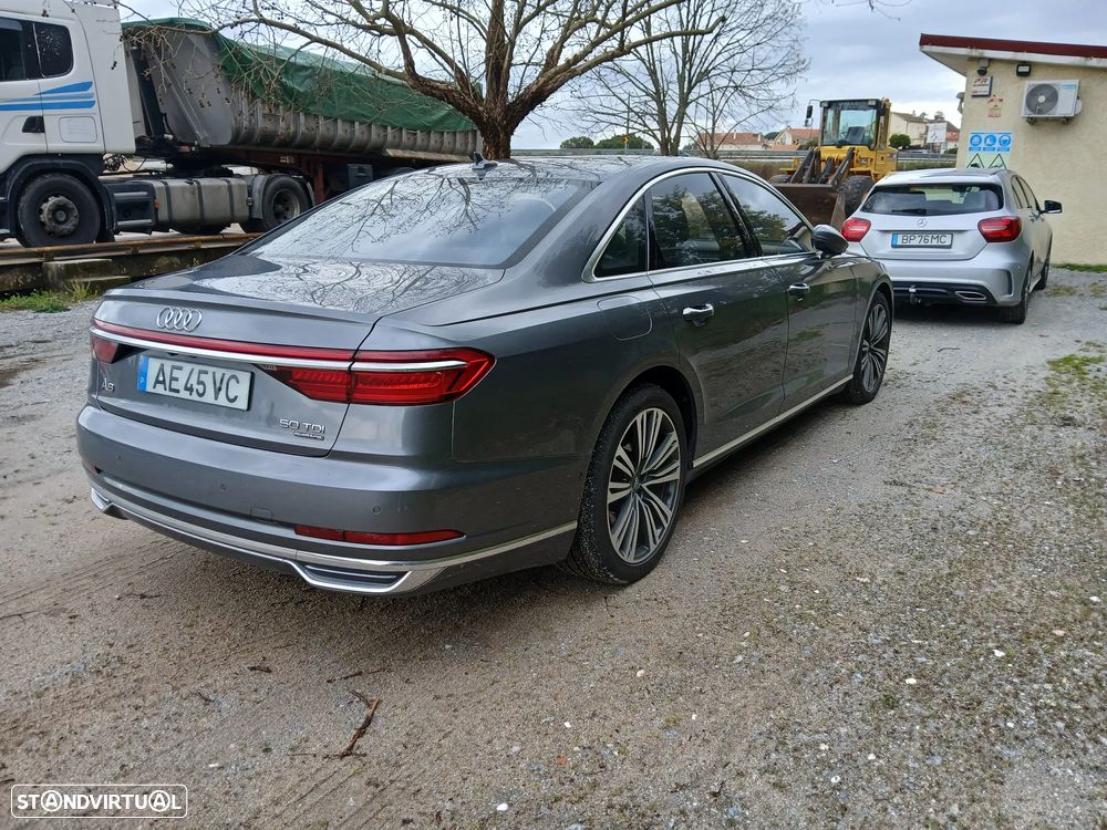 Audi A8 - 7