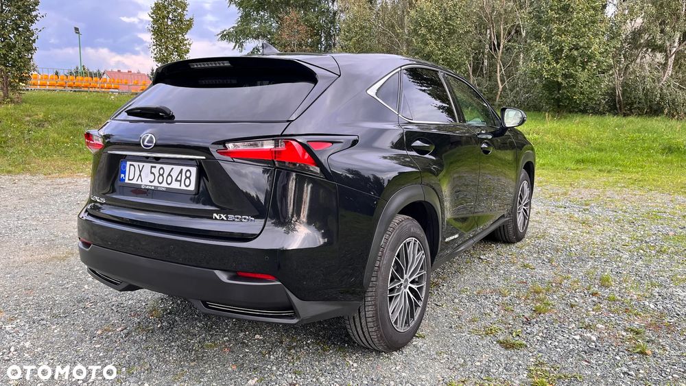 Lexus NX 300h Prestige AWD - 4